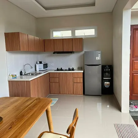 Beautiful And Comfortable Small Villa Near Melasti And Pandawa Beach